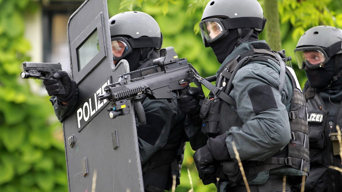 SEK-Beamte bei einer Übung: Der festgenommene Soldat ist an einem Bundeswehrstandort in Baden-Württemberg stationiert. (Symbolfoto)