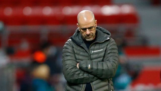 Gerät in Leverkusen immer mehr unter Druck: Bayer-Coach Peter Bosz. Gerät in Leverkusen immer mehr unter Druck: Bayer-Coach Peter Bosz.