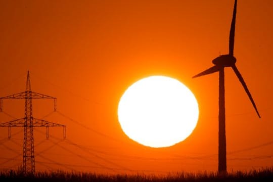 Die Klima-Allianz fordert unter anderem einen beschleunigten Ausstieg aus fossilen Brennstoffen und Klimaneutralität bis 2040.