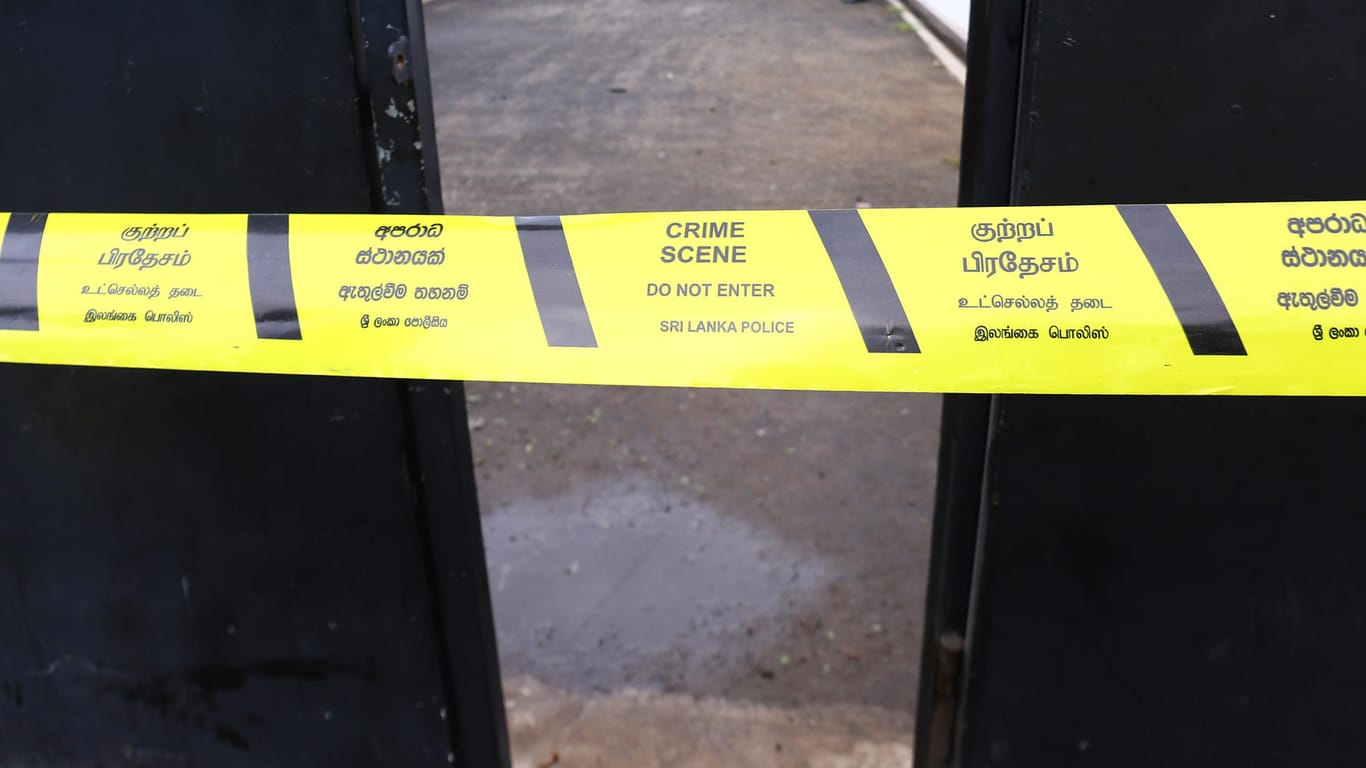 Colombo in Sri Lanka: Wie die Polizei mitteilte, hätten die Beamten mindestens fünf Stöcke gefunden, die bei dem Ritual zerbrochen seien (Archivbild).