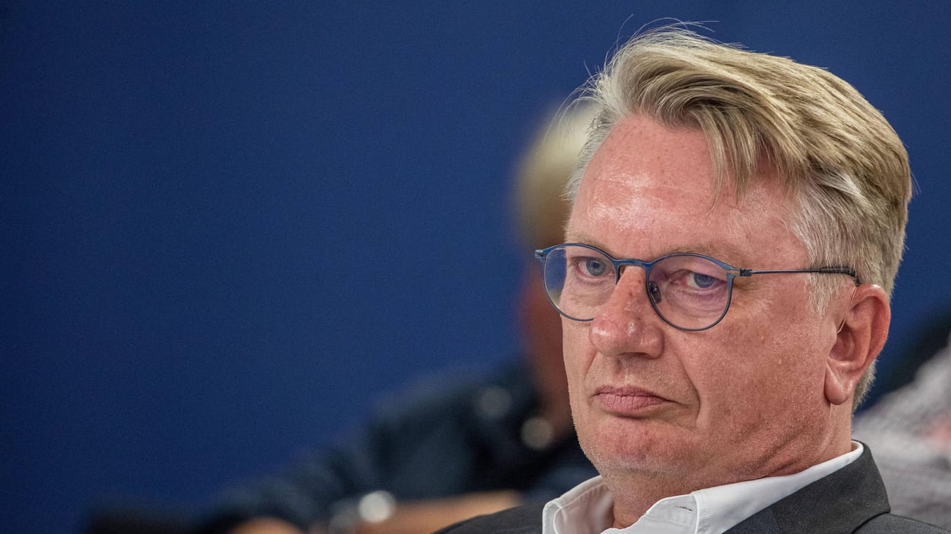 NRW-Fraktionsvorsitzender Markus Wagner: Sein Sohn gehört zur Impfgruppe vier und ist damit noch längst nicht an der Reihe (Archivbild).