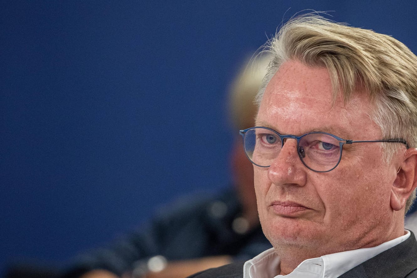 NRW-Fraktionsvorsitzender Markus Wagner: Sein Sohn gehört zur Impfgruppe vier und ist damit noch längst nicht an der Reihe (Archivbild).