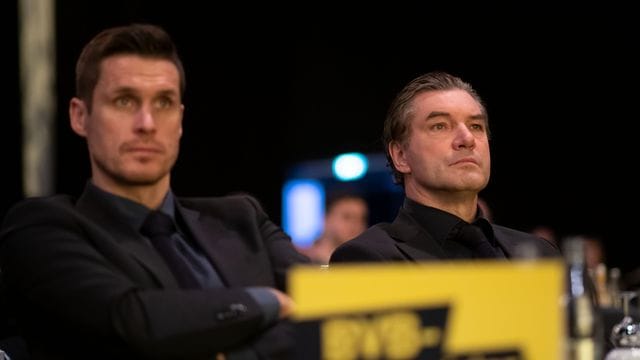 Sebastian Kehl (l) wird im Sommer 2022 Michael Zorc (r) als BVB-Sportdirektor ablösen. Sebastian Kehl (l) wird im Sommer 2022 Michael Zorc (r) als BVB-Sportdirektor ablösen.