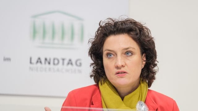 Carola Reimann (SPD): Niedersachens Sozial- und Gesundheitsministerin hört überraschend auf. Carola Reimann (SPD): Niedersachens Sozial- und Gesundheitsministerin hört überraschend auf.