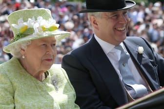 Queen Elizabeth II. und Prinz Andrew: Die Monarchin will ihren Sohn in diesem Jahr nicht bei den offiziellen Feierlichkeiten ihres Geburtstages dabei haben.