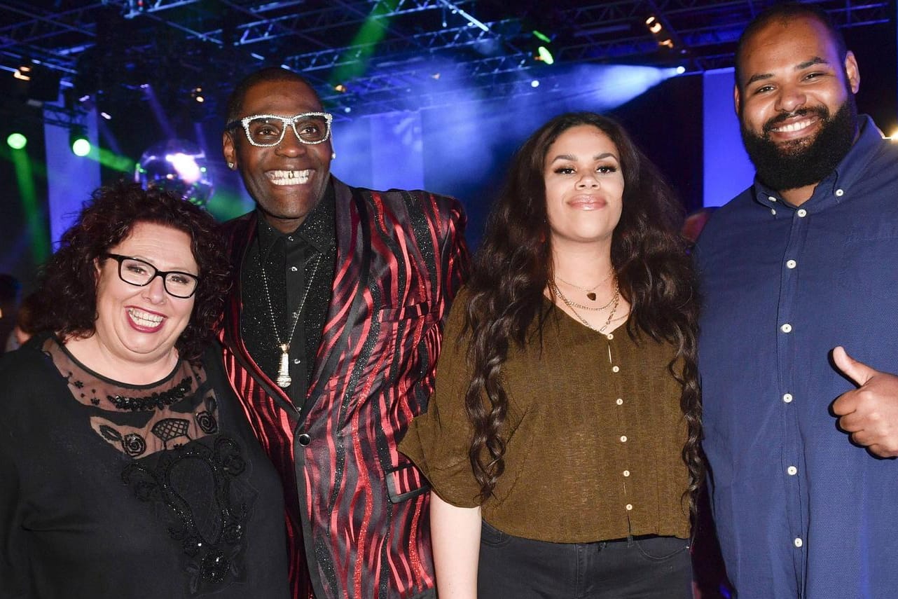 Alphonso Williams mit Gattin Manuela, Tochter Franziska Williams und Sohn Raphael Williams 2019.