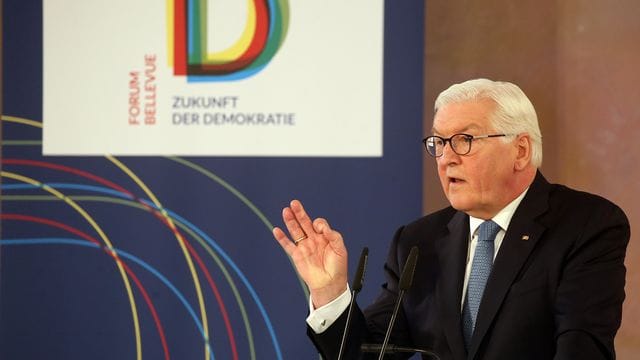 Bundespräsident Frank-Walter Steinmeier bei einer Veranstaltung in der Reihe "Forum Bellevue zur Zukunft der Demokratie".