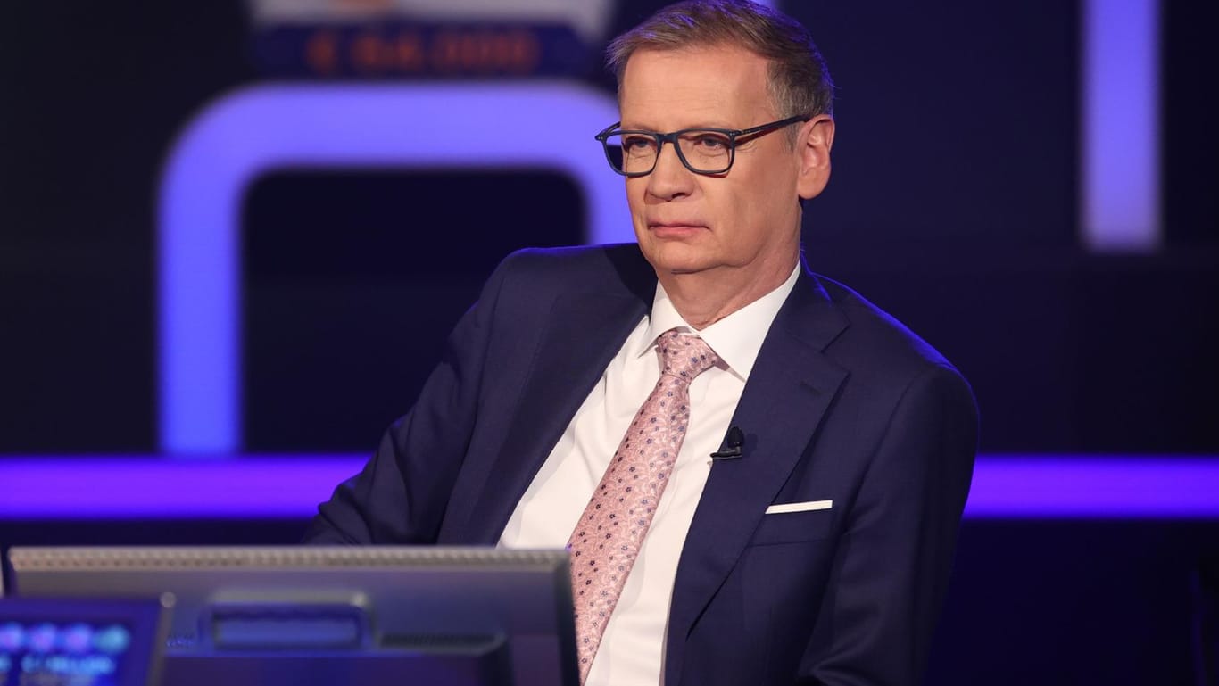 Günther Jauch: Der Moderator zeigt sich bei "Wer wird Millionär?" immer mal wieder in Plauderlaune.