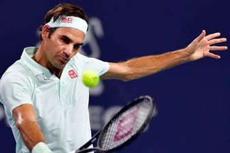 Roger Federer hat seit seinen Operationen am rechten Knie nicht mehr gespielt, die Pause dauert nun schon mehr als ein Jahr.