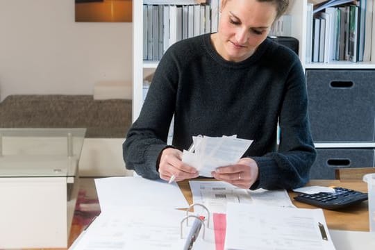 Rechnungen aufheben für die Steuererklärung: Computer mussten bisher über die Nutzungsdauer abgeschrieben werden. Das hat sich jetzt geändert.