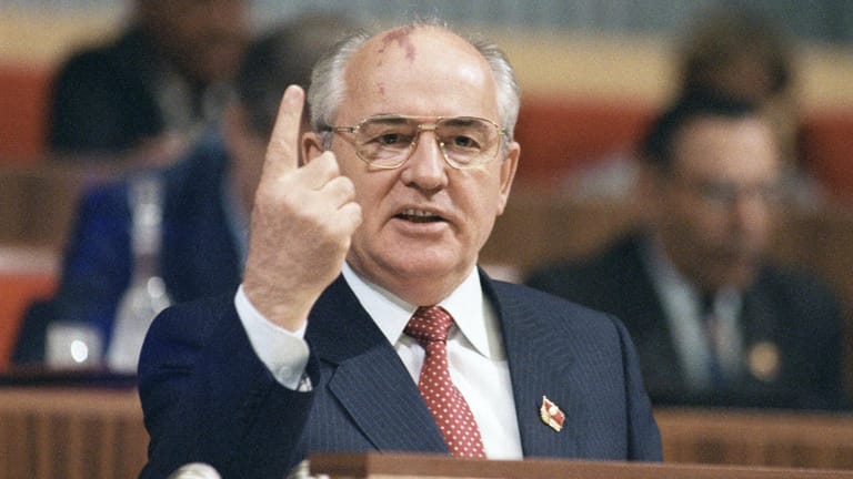 Michail Gorbatschow 1990: Der frühere Staatspräsident der Sowjetunion feiert seinen 90. Geburtstag, im Gastbeitrag für t-online würdigt Horst Teltschik seine Verdienste.