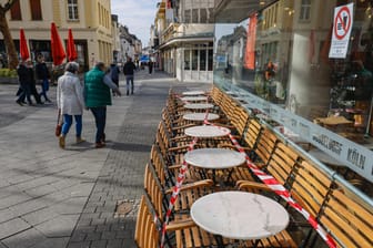 Krefelder Innenstadt: Wegen des bestehenden Lockdowns in Deutschland sind Restaurants und Bars geschlossen.