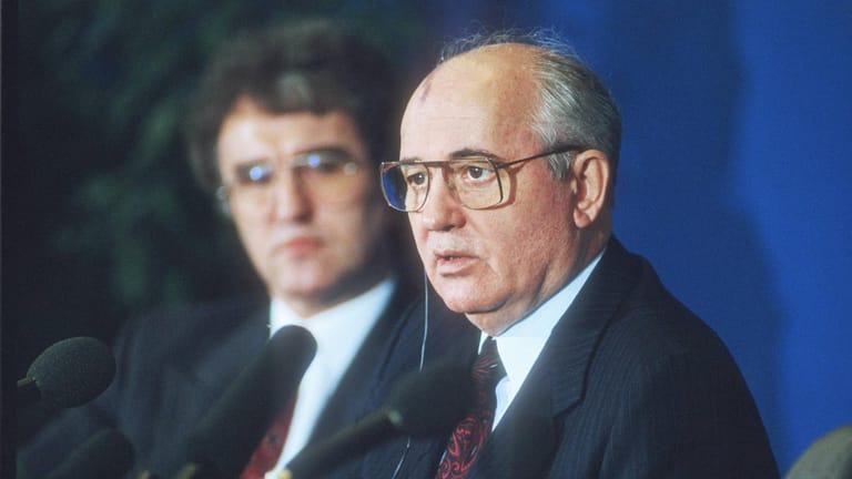 Michail Gorbatschow (v.) und Horst Teltschik: Beide Männer sind bis in die Gegenwart befreundet.
