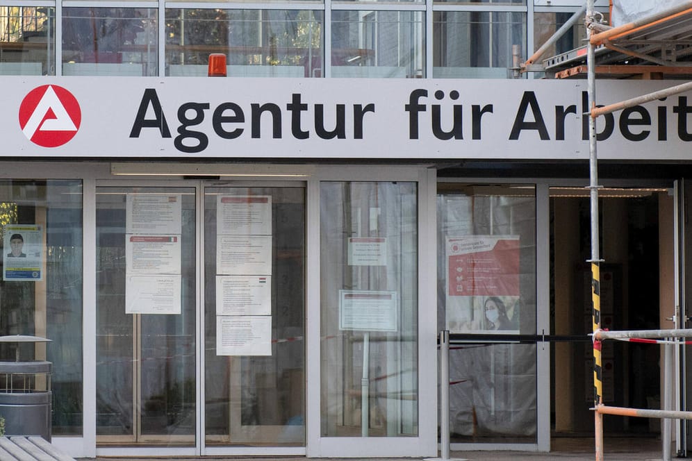 Agentur für Arbeit Frankfurt am Main (Symbolbild): Der Arbeitsmarkt kommt bislang relativ glimpflich durch den Lockdown.
