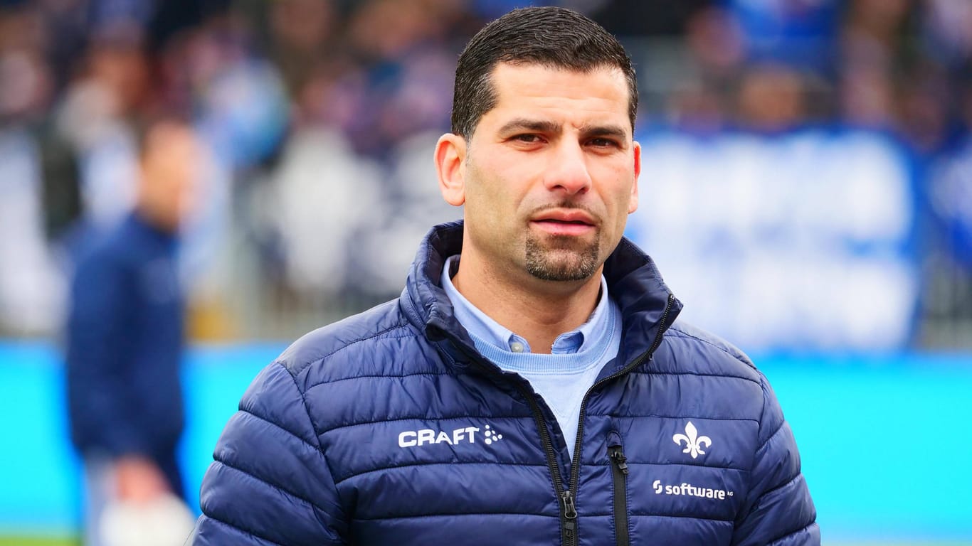 Dimitrios Grammozis: Der Deutsch-Grieche wird neuer Trainer des FC Schalke 04.