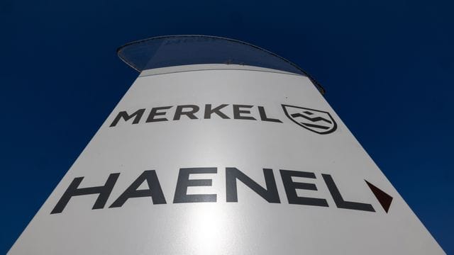Das Verteidigungsministerium hat Haenel vom Vergabeverfahren ausgeschlossen. Das Verteidigungsministerium hat Haenel vom Vergabeverfahren ausgeschlossen.