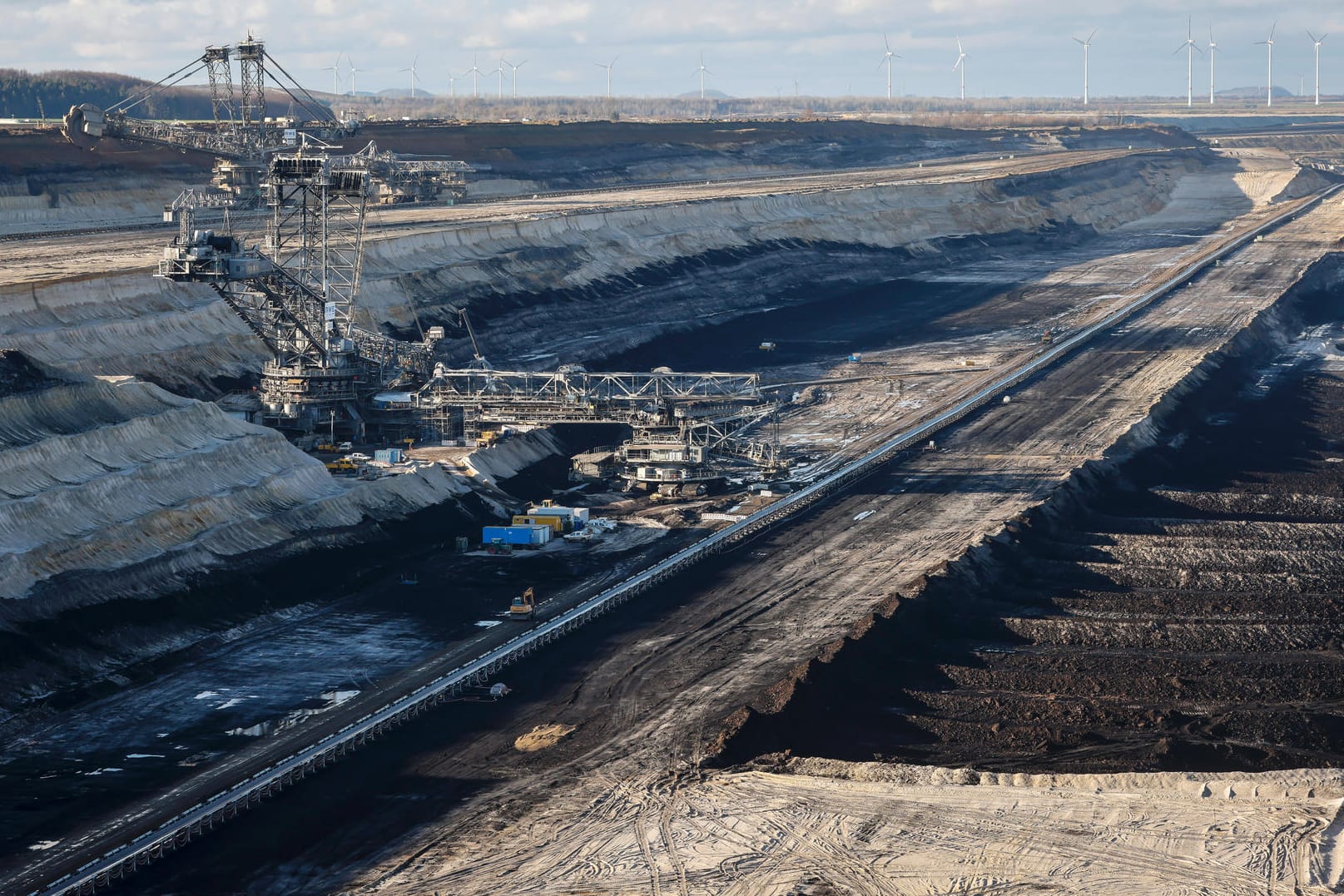 RWE-Tagebau am Standort Inden in Nordrhein-Westfalen: Die Kraftwerksbetreiber RWE und Leag sollen beide 4,35 Milliarden Euro erhalten.
