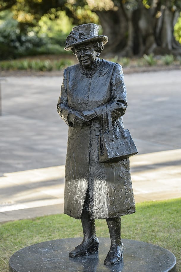 Die Statue wurde von der Monarchin selbst während eines Video-Calls mit dem Gouverneur und Premierminister von Südaustralien virtuell enthüllt.