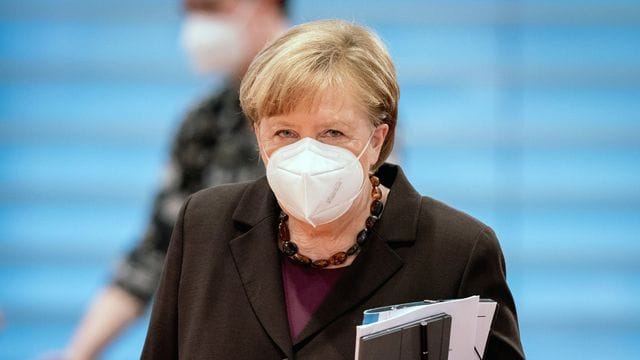 Berät mit Bund und Ländern über mögliche Lockerungen der Corona-Beschränkungen: Bundeskanzlerin Angela Merkel. Berät mit Bund und Ländern über mögliche Lockerungen der Corona-Beschränkungen: Bundeskanzlerin Angela Merkel.