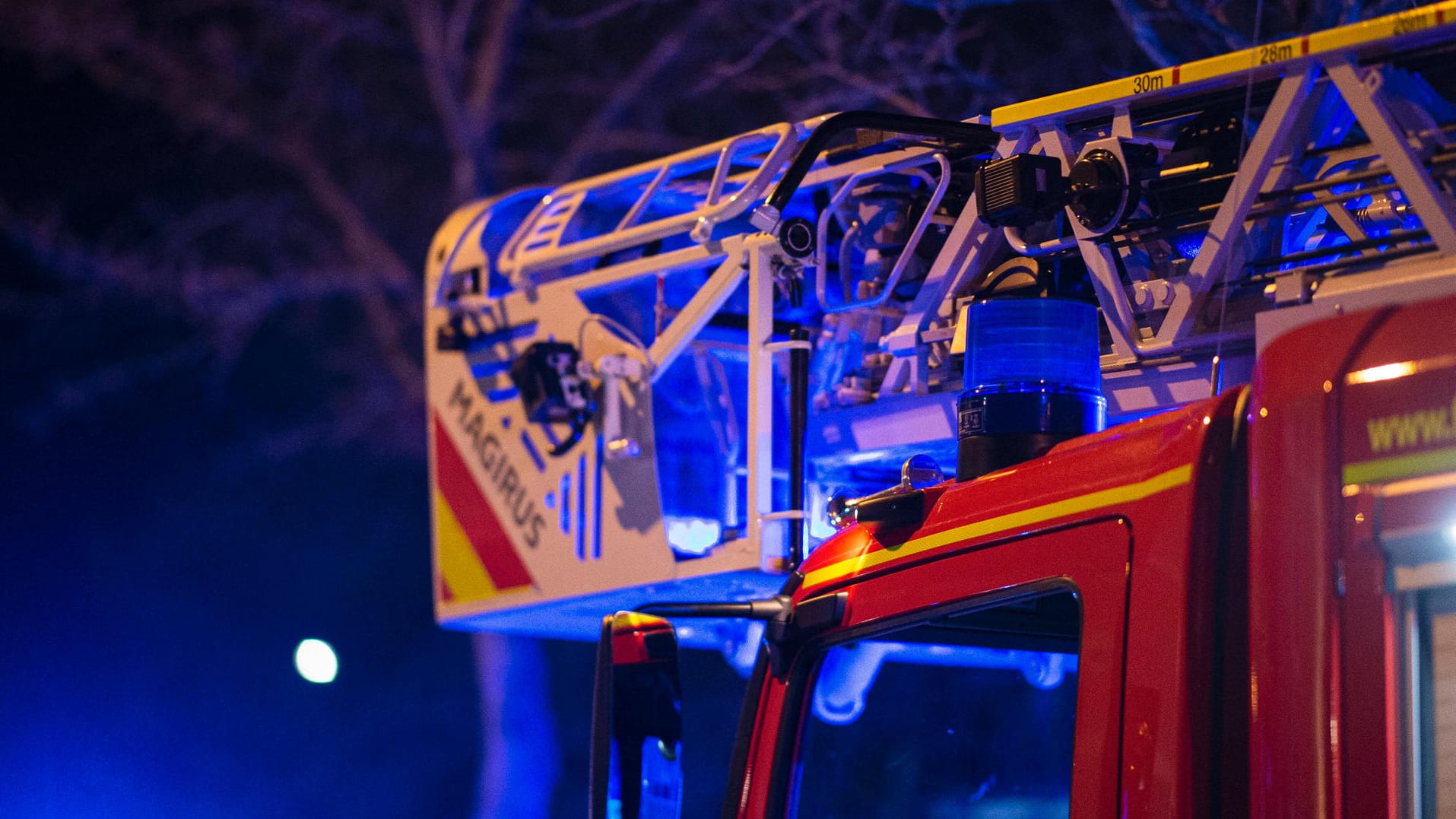 Mönchengladbach: Als die Feuerwehr die Wohnung betrat, waren zwar keine offenen Flammen, wohl aber Rußspuren zu sehen (Archivbild). Mönchengladbach: Als die Feuerwehr die Wohnung betrat, waren zwar keine offenen Flammen, wohl aber Rußspuren zu sehen (Archivbild).