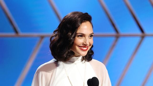Eben noch Laudatorin bei den Golden Globes, macht Gal Gadot jetzt ihre Schwangerschaft öffentlich. Eben noch Laudatorin bei den Golden Globes, macht Gal Gadot jetzt ihre Schwangerschaft öffentlich.