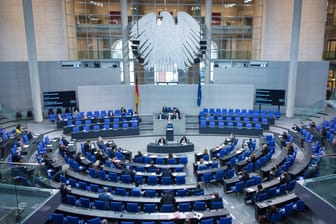 Plenarsitzung im Bundestag: Das Lobbyregister kommt.