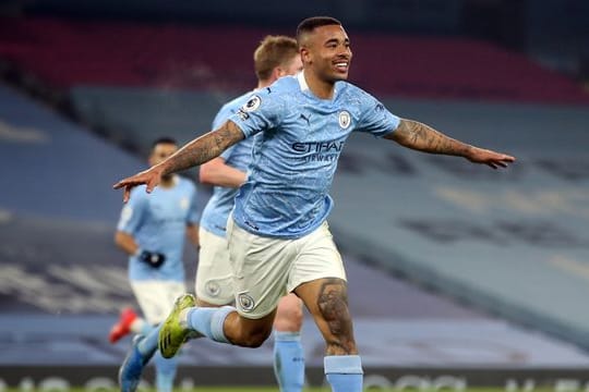 Gabriel Jesus von Manchester City jubelt über sein Tor zum 2:1 gegen Wolverhampton.