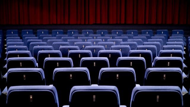 Ein leerer Kinosaal des coronabedingt geschlossenen Delphi Filmpalasts am Zoo in Berlin. Ein leerer Kinosaal des coronabedingt geschlossenen Delphi Filmpalasts am Zoo in Berlin.