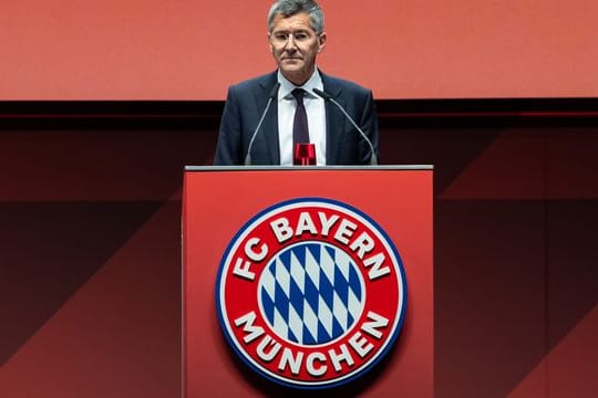 Musste die Jahreshauptversammlung mit dem FC Bayern erneut verschieben: Club-Präsident Herbert Hainer.