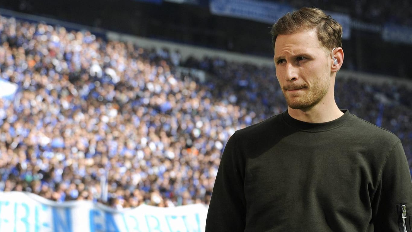 Benedikt Höwedes: Der ehemalige Schalker Führungsspieler hat die Hoffnung auf einen Ligaverbleib noch nicht ganz aufgegeben.