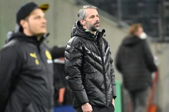 BVB-Coach Edin Terzic (vorne) behielt im Duell mit seinem zukünftigen Chef Marco Rose die Oberhand.