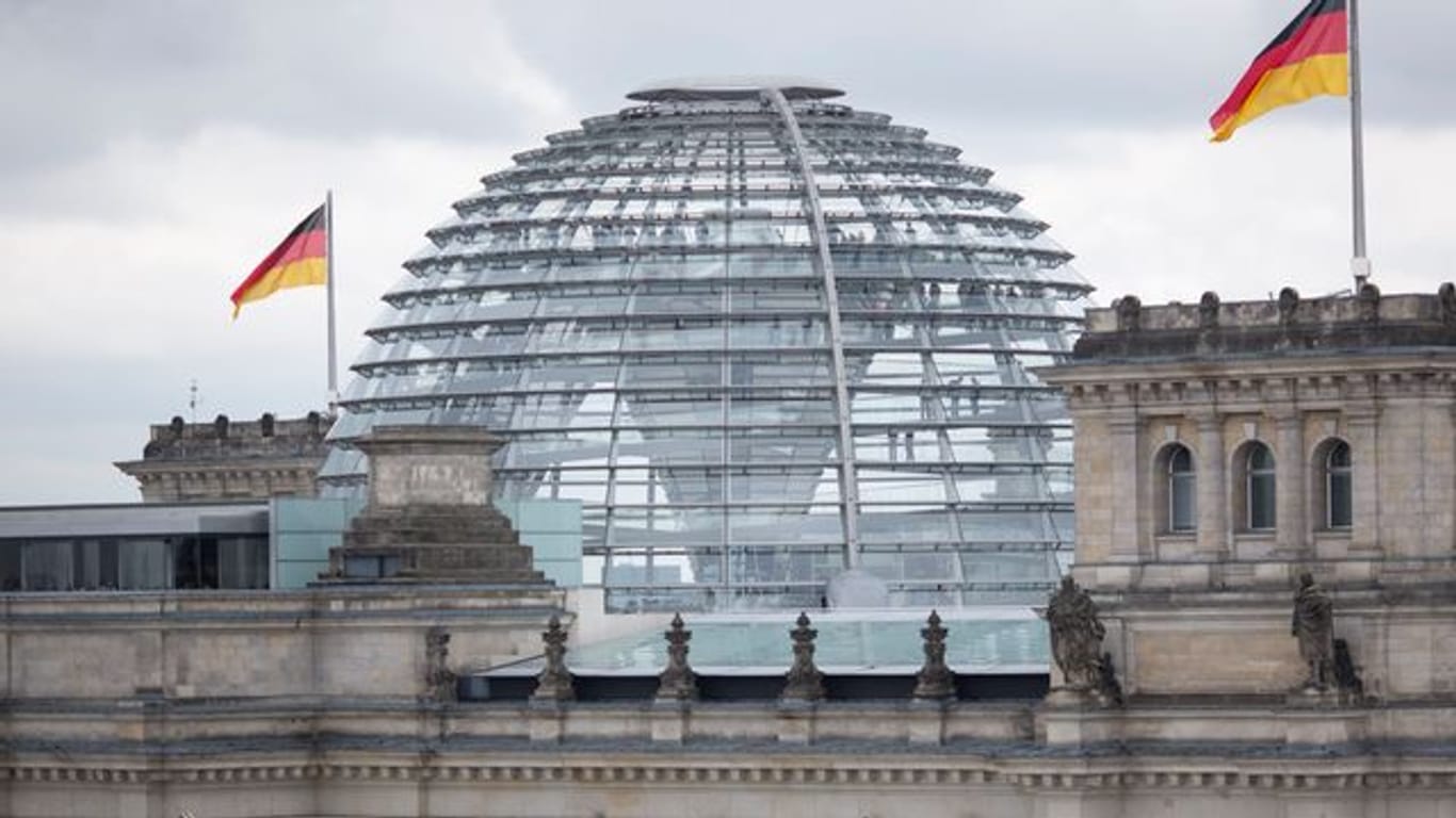 Das Lobbyregister soll digital beim Bundestag geführt werden und öffentlich einsehbar sein.