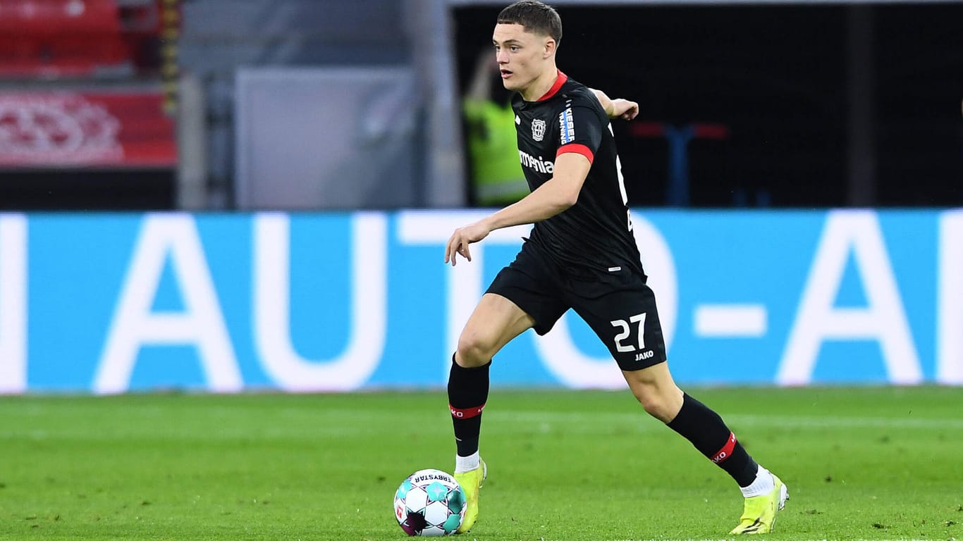 Florian Wirtz: Der junge Leverkusen-Profi fällt wegen eines positiven Corona-Tests vorerst aus.