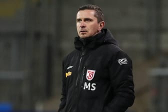 Mersad Selimbegovic: Der Trainer von Jahn Regensburg hat sich mit dem Coronavirus infiziert.