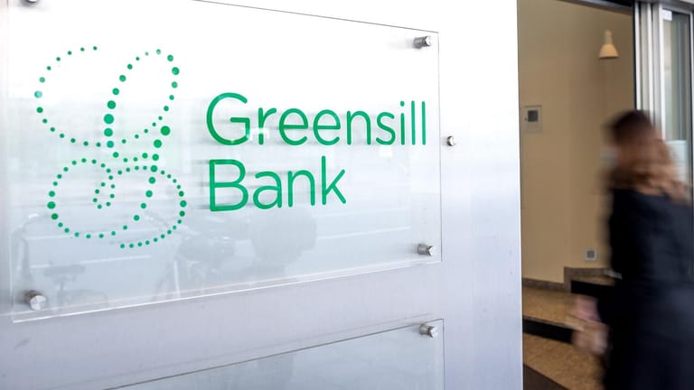 Logo der Greensill Bank (Symbolbild): Das Geldhaus hat Finanzprobleme.