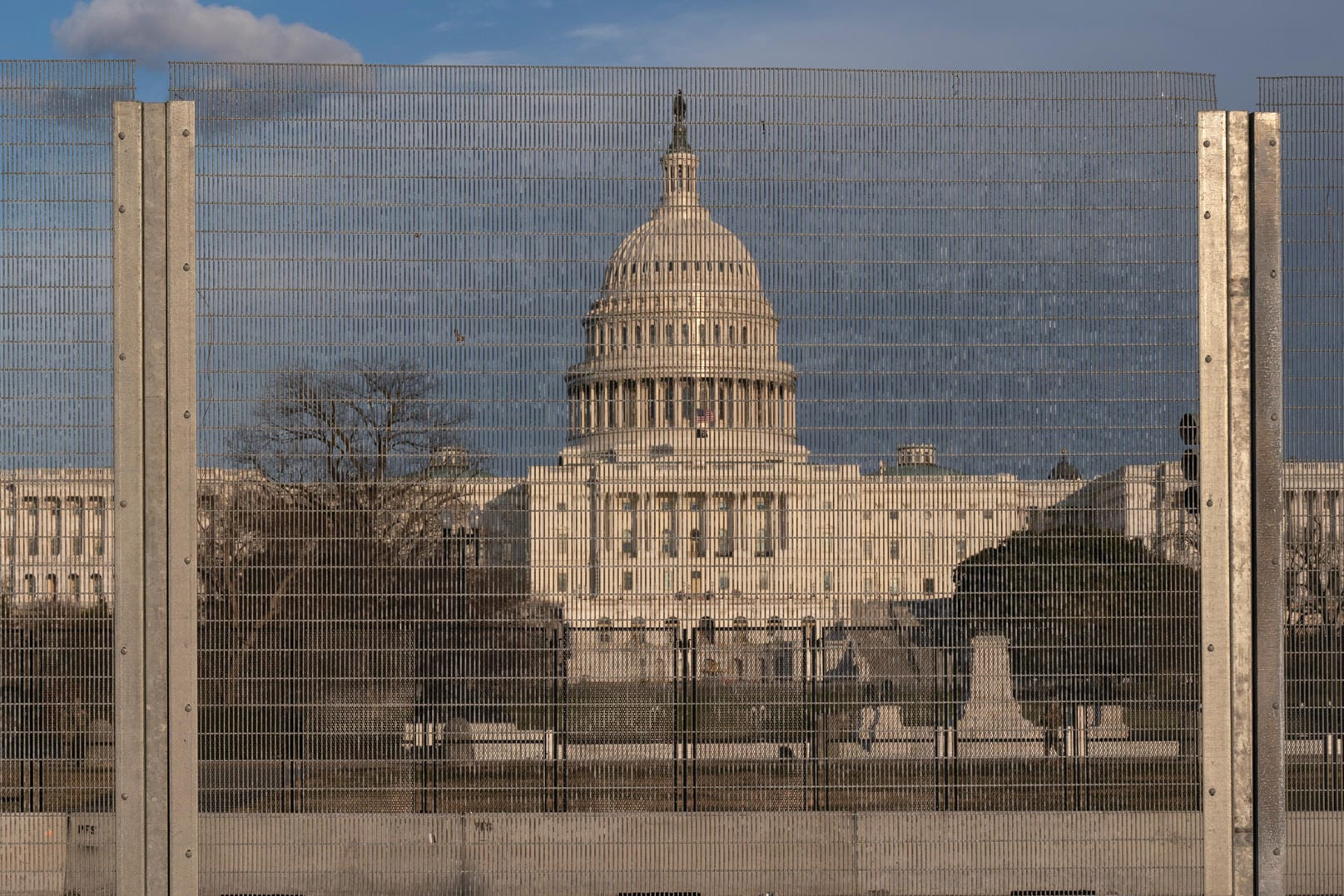 Sicherheitszäune versperren das Gelände des US-Kapitols in Washington: Die Zahl der Sicherheitskräfte wurde jetzt erhöht.