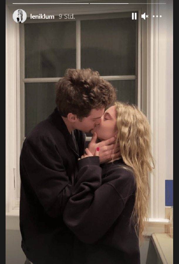 Schmatzer für den Liebsten: Leni Klum küsst ihren Freund Aris Rachevsky.