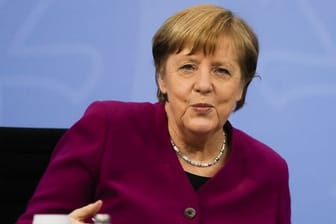 Kanzlerin Angela Merkel verkündet eine schrittweise Öffnung für den Sport in Deutschland.