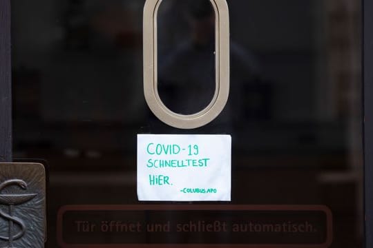Bund und Länder haben Kriterien festgelegt, nach denen die Länder über weitere Öffnungsschritte entscheiden sollen.