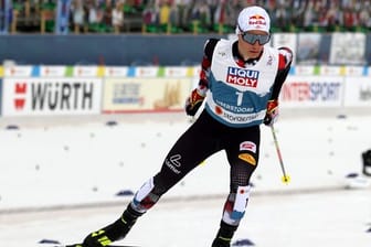 Der österreischische Kombinierer Johannes Lamparter siegt im Einzel (Großschanze/10 km).