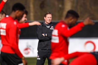 Markus Gisdol beim Training des 1. FC Köln. Der 51-Jährige genießt trotz akuter Abstiegsgefahr die Rückendeckung des Vereins.