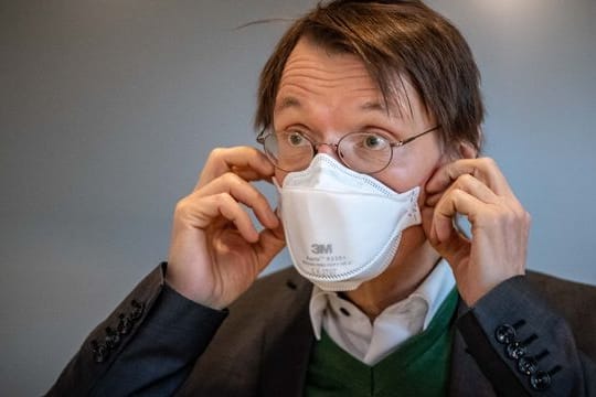 Karl Lauterbach glaubt nicht mehr an eine Zuschauer-Rückkehr in dieser Saison.