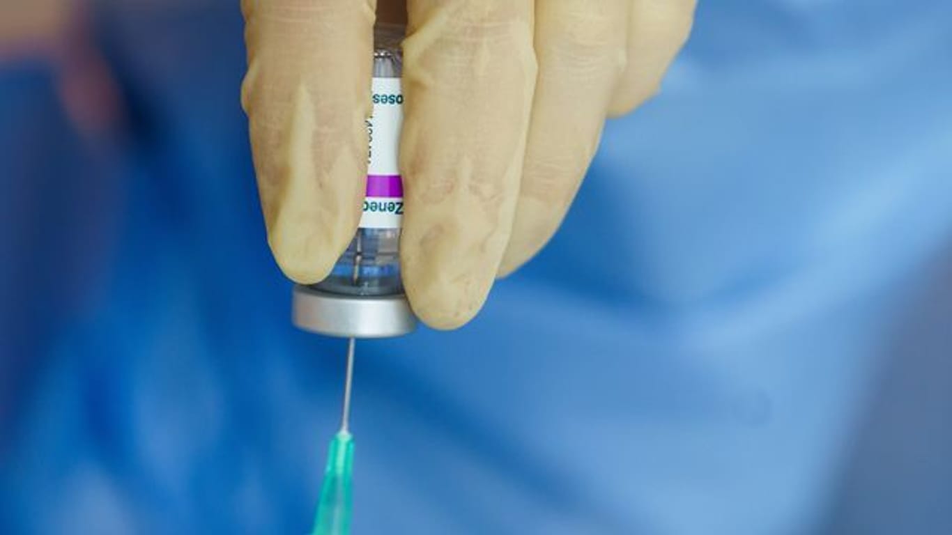 Die Ständige Impfkommission wird den Astrazeneca-Impfstoff in Deutschland auch für Menschen ab 65 Jahren empfehlen.