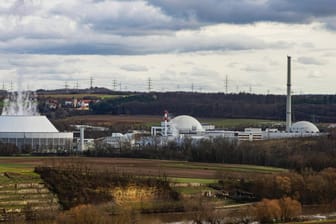 Gemeinschaftskernkraftwerk Neckarwestheim (Symbolbild): Für den Atomausstieg werden die AKW-Betreiber entschädigt.