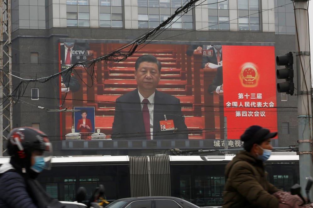 Xi Jinping: Chinas Präsident will das die Wirtschaft der Volksrepublik in diesem Jahr um mehr als sechs Prozent wächst.