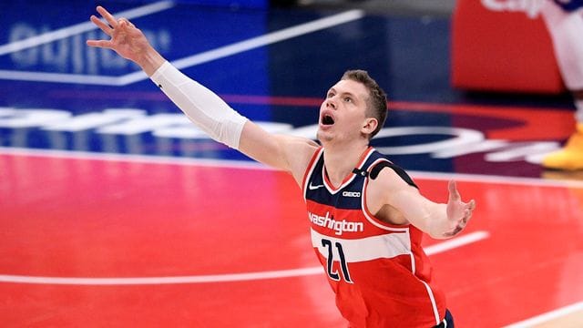 Der deutsche NBA-Profi Moritz Wagner von den Washington Wizards jubelt nach einem erfolgreichen Dreipunktewurf.