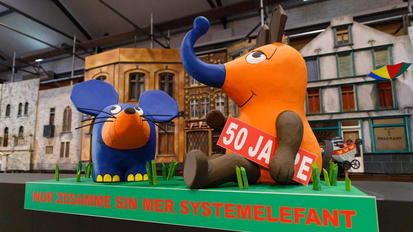 Miniaturzug des Kölner Rosenmontagszuges 2021: Ein Motivwagen war auch der "Sendung mit der Maus" gewidmet.