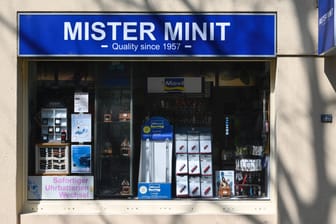 Ein Schaufenster von Mister Minit: Der Dienstleister macht alle deutschen Shops dicht.