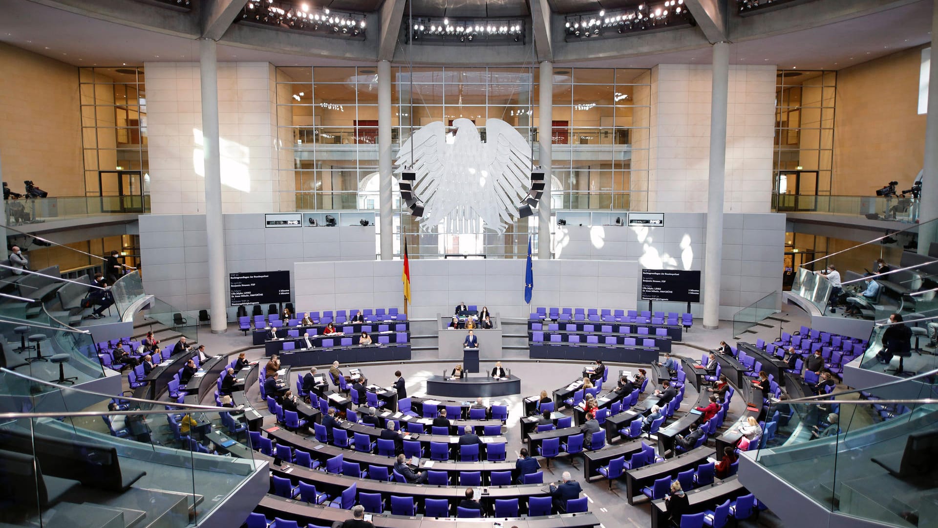 Bundestag: Das Bundeskabinett muss dem Plan zur Entfernung des Wortes "Rasse" noch zustimmen.