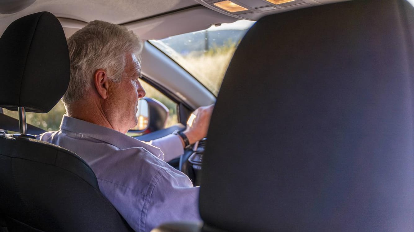 Erste Fahrt im neuen Auto: Wer least, kann dieses Vergnügen regelmäßig haben. Diesen Vorzug entdecken auch private Käufer.